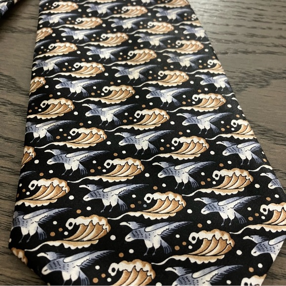 Wave / Bird pattern tie - Picture 4 of 4